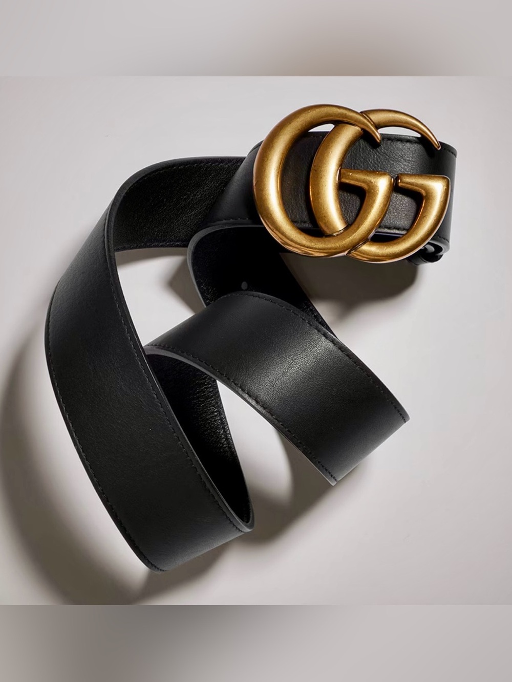 GUCCI GG MARMONT BLACK LEATHER BELT WITH ANTIQUE GOLD-TONE DOUBLE GG BUCKLE